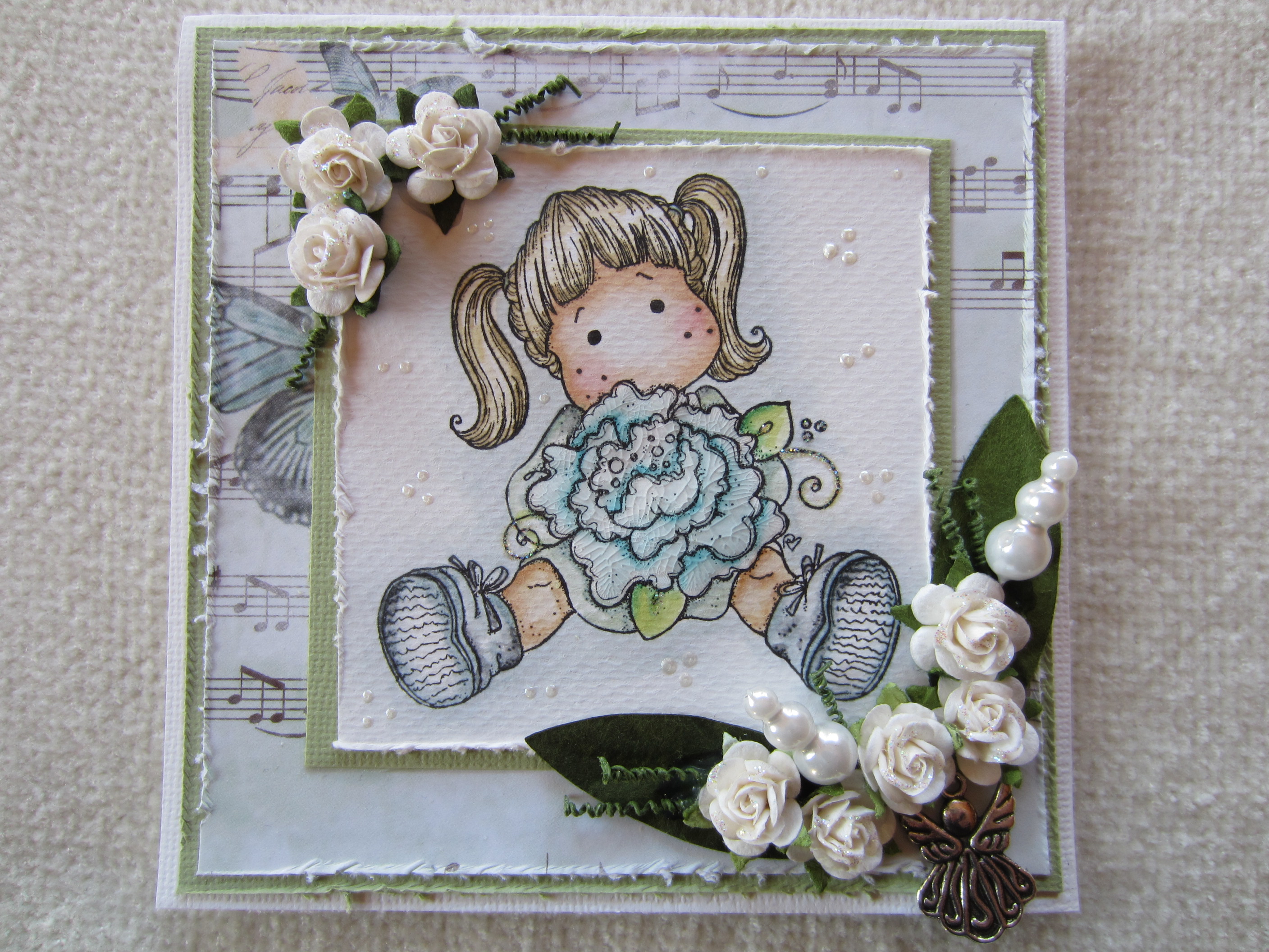 Magnoliakort i vårfärger med mulberryblommor