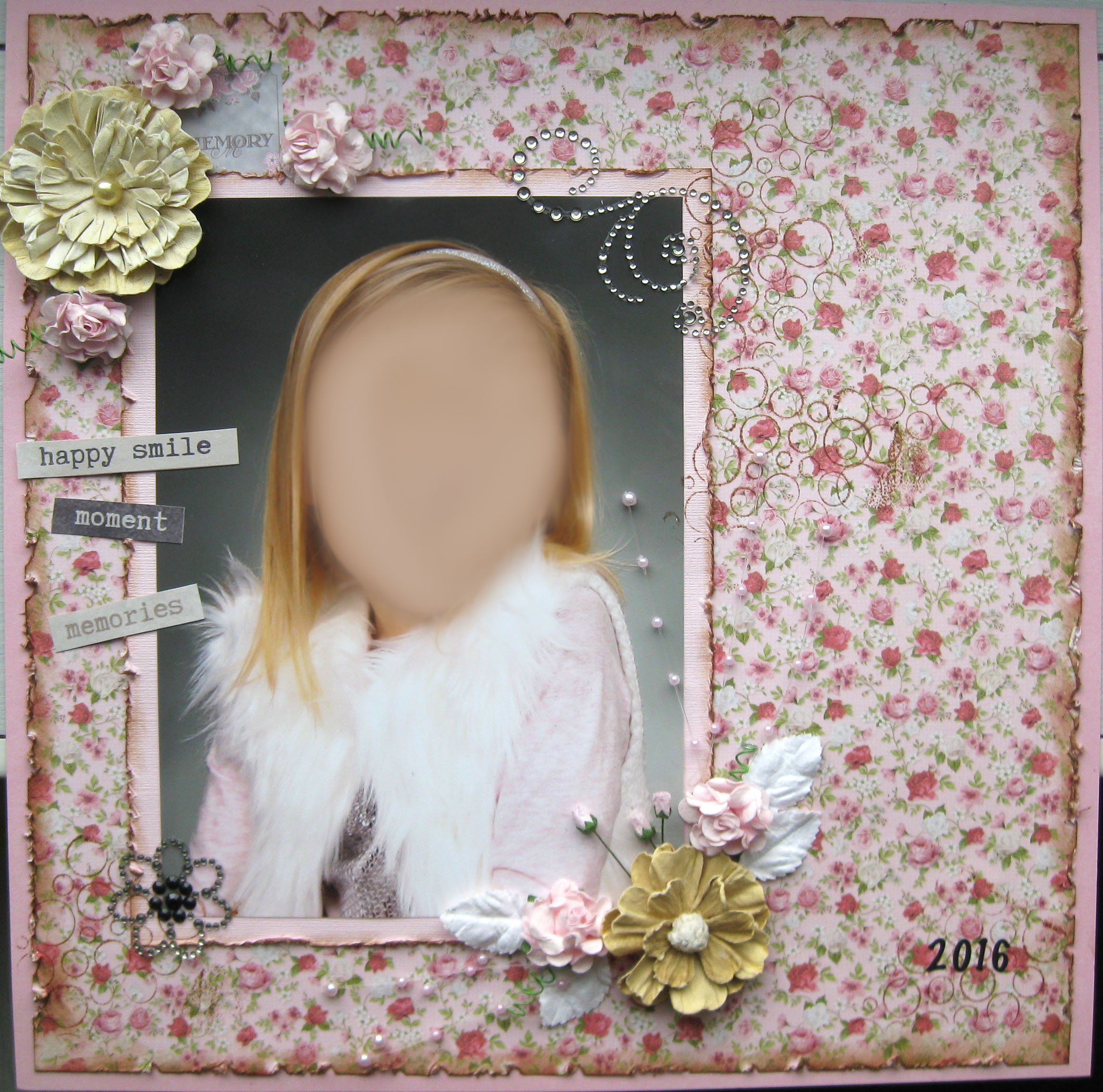 Somrig rosa layout med blomster