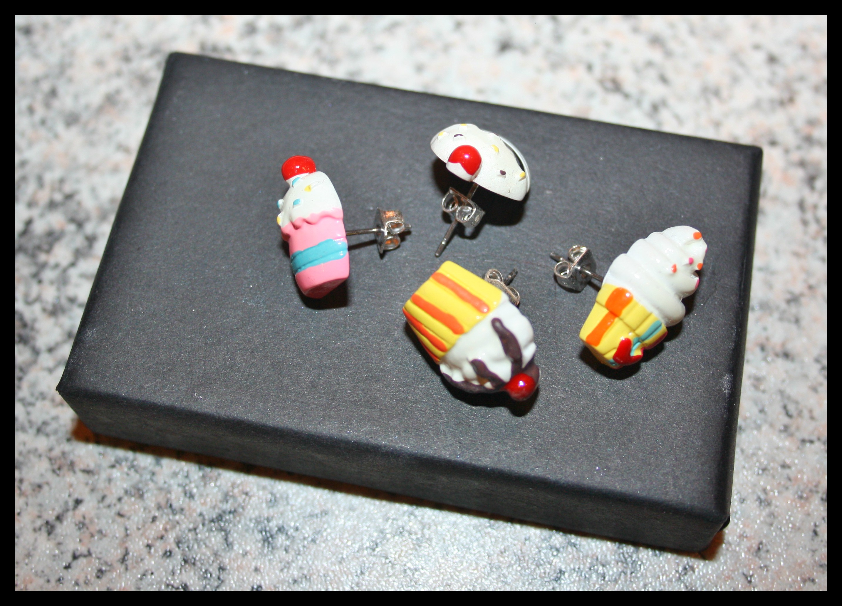 Örhängen av Charms pyssel