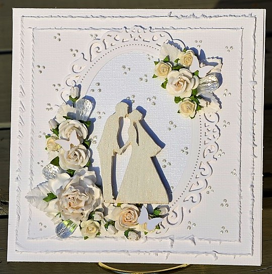 Bröllopskort i vitt med prismor